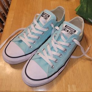 M6 W8 Aruba Blue Converse sneakers